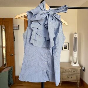Gorgeous Banana Republic sleeveless cotton blend button up with tie neck